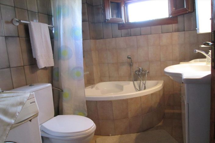 Image No.13-4 Bed Property for sale