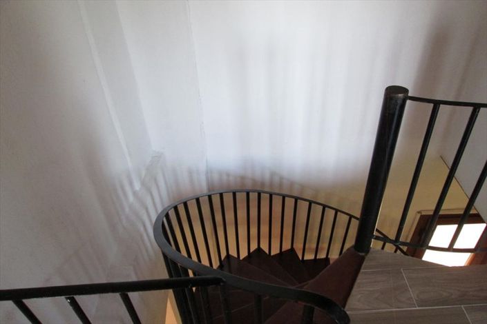 Image No.20-4 Bed Property for sale