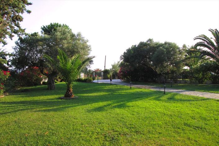 Image No.5-4 Bed Property for sale