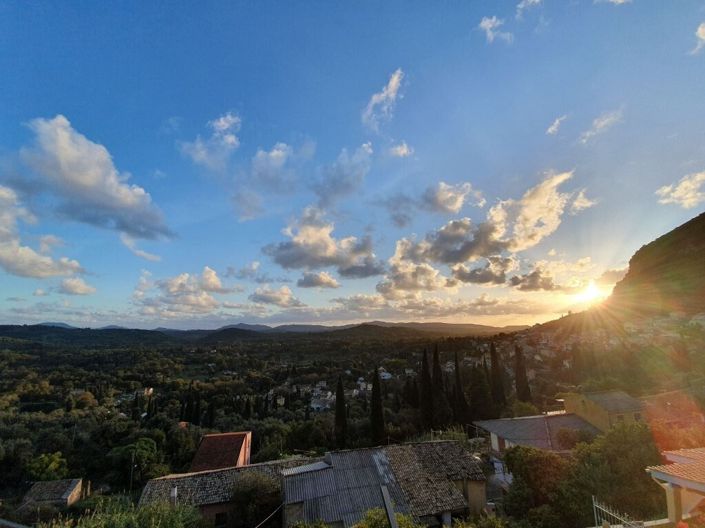 Image No.17-2 Bed Property for sale