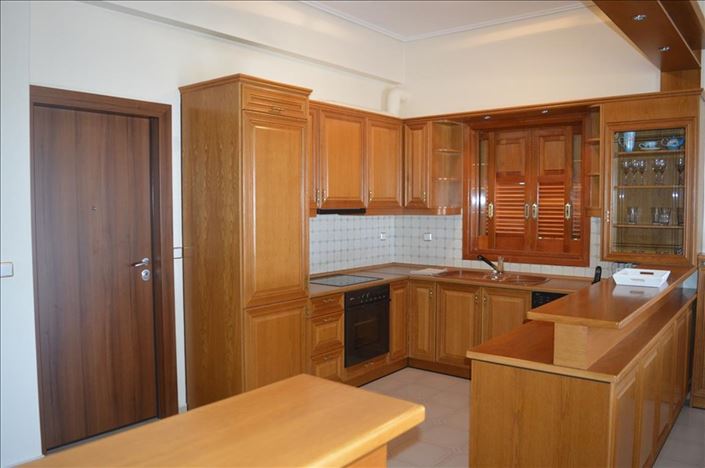 Image No.10-3 Bed Property for sale