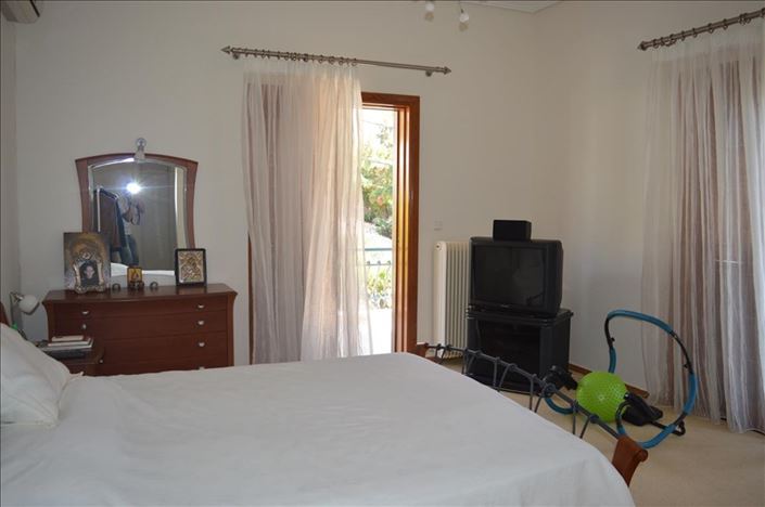 Image No.13-3 Bed Property for sale