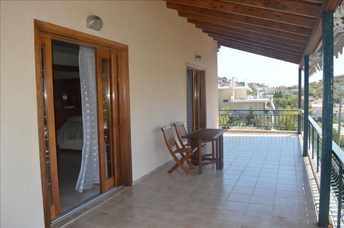 Image No.28-3 Bed Property for sale