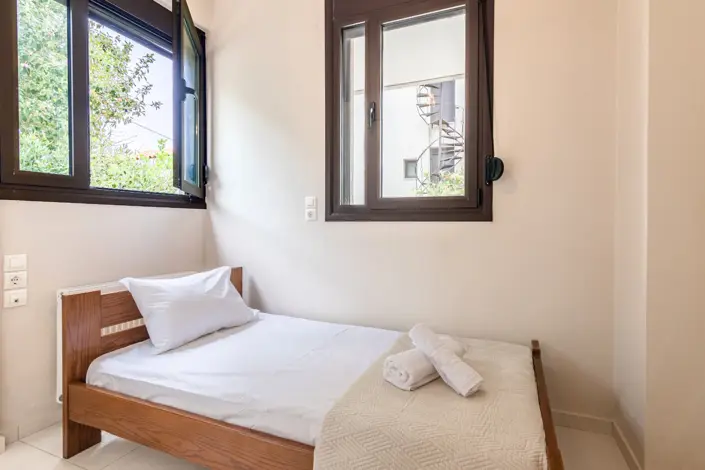 Image No.8-3 Bed House for sale