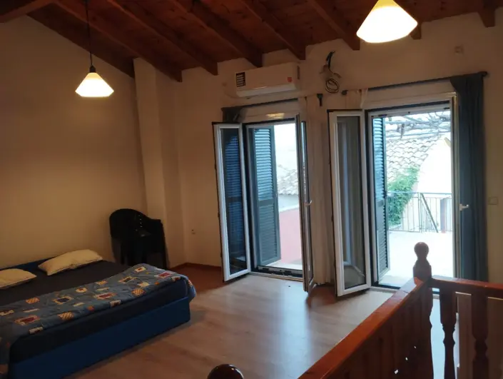 Image No.8-1 Bed House for sale