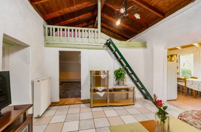 Image No.7-2 Bed House for sale