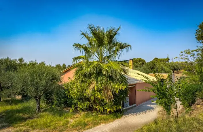 Image No.18-2 Bed House for sale