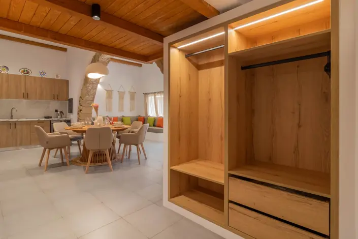 Image No.8-3 Bed House for sale