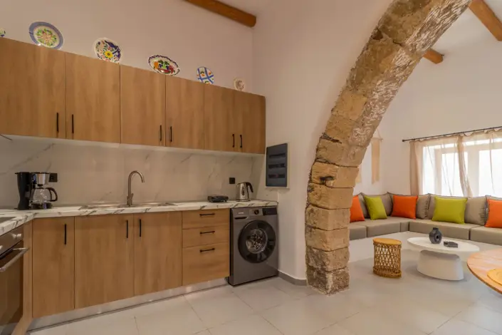 Image No.10-3 Bed House for sale