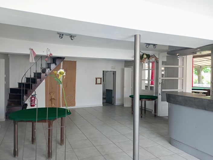 Image No.2-4 Bed Property for sale