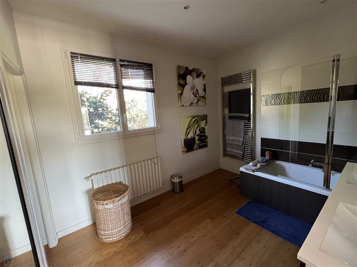 Image No.14-5 Bed Property for sale