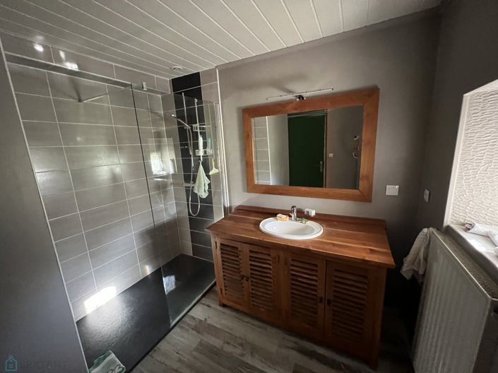 Image No.12-3 Bed Property for sale