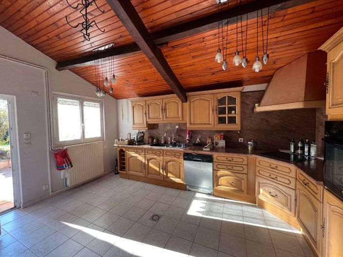 Image No.7-3 Bed Property for sale