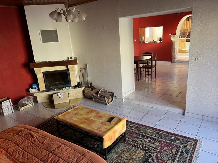 Image No.8-3 Bed Property for sale