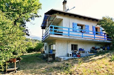 1 - Peyroules, Property