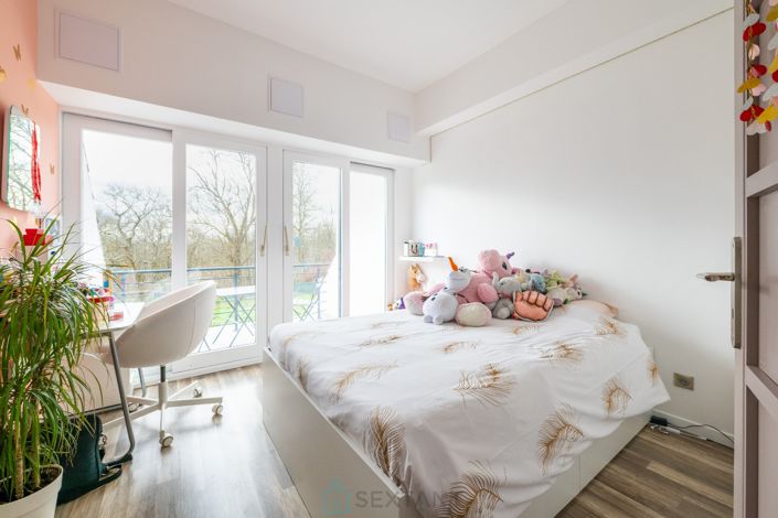 Image No.14-8 Bed Property for sale