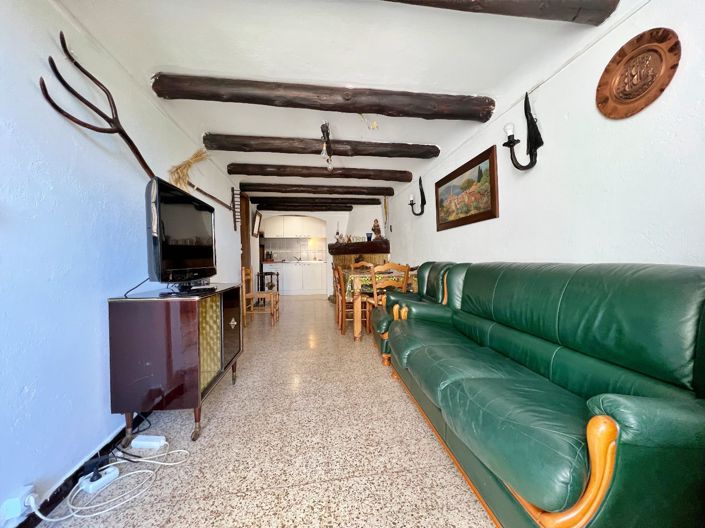 Image No.5-5 Bed Property for sale