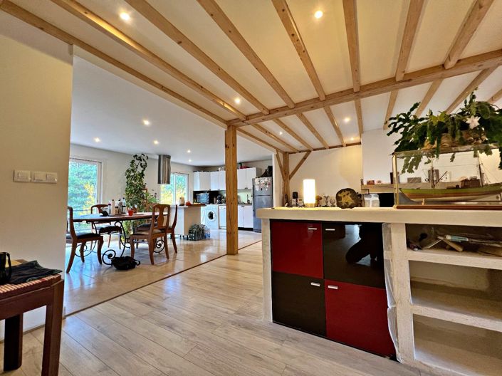 Image No.2-4 Bed Property for sale