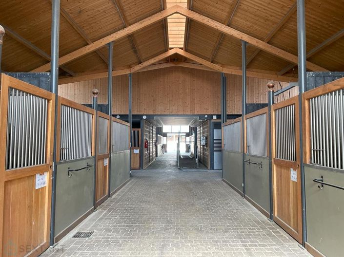 Image No.15-13 Bed Property for sale