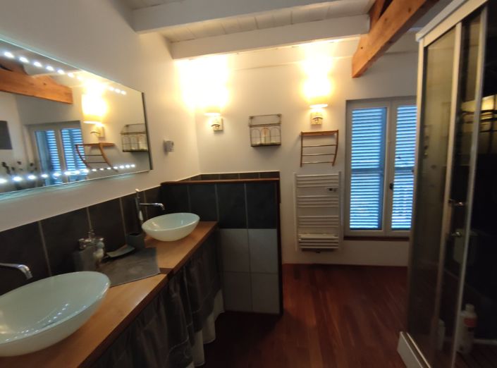 Image No.25-10 Bed Property for sale