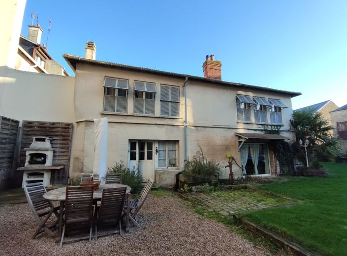 Image No.3-10 Bed Property for sale