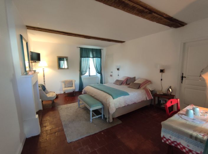 Image No.4-10 Bed Property for sale