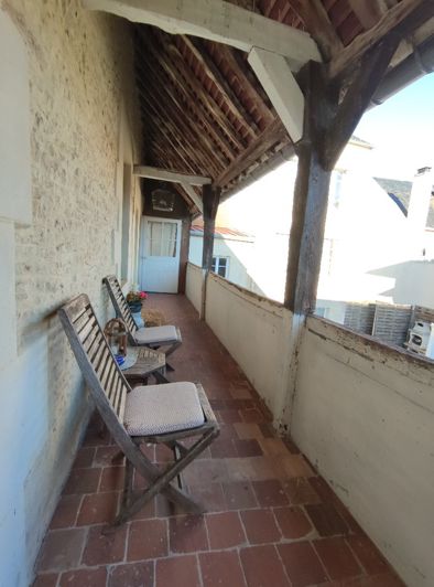 Image No.6-10 Bed Property for sale