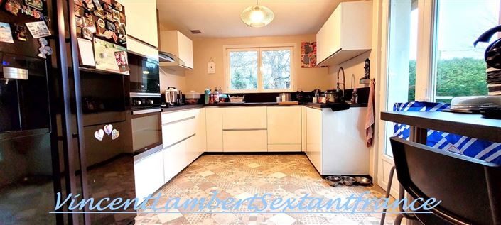 Image No.9-6 Bed Property for sale