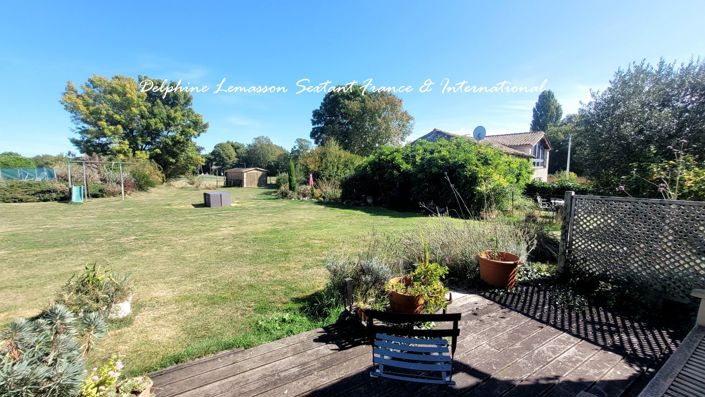 Image No.24-7 Bed Property for sale