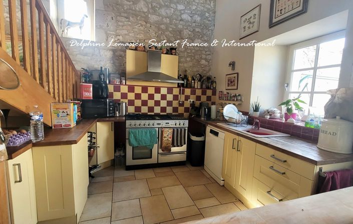 Image No.31-7 Bed Property for sale