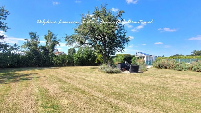 Image No.33-7 Bed Property for sale