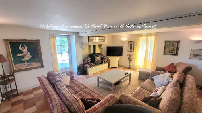 Image No.10-7 Bed Property for sale