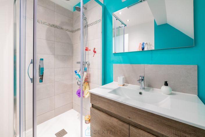 Image No.14-8 Bed Property for sale