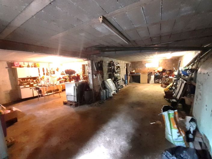 Image No.10-3 Bed Property for sale