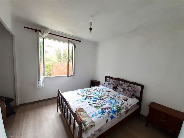 Image No.8-3 Bed Property for sale