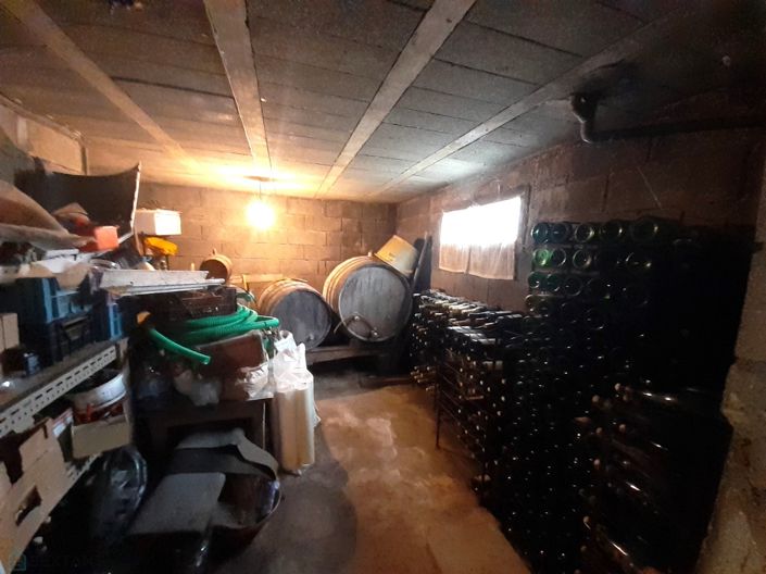 Image No.9-3 Bed Property for sale