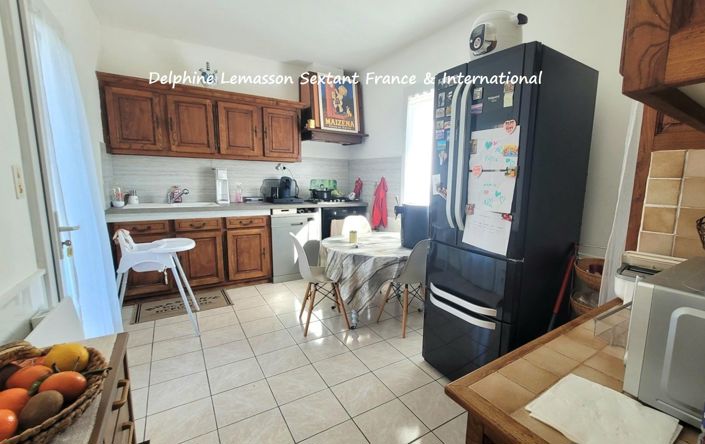 Image No.8-7 Bed House for sale