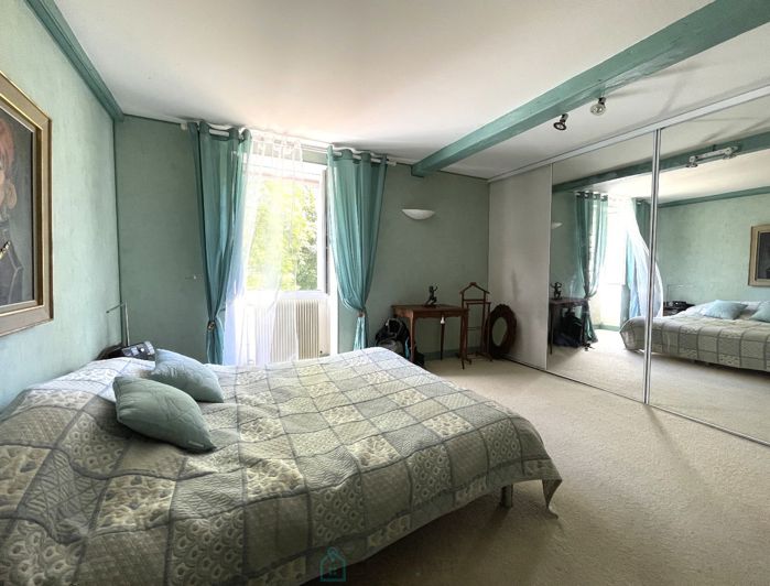 Image No.19-5 Bed Property for sale