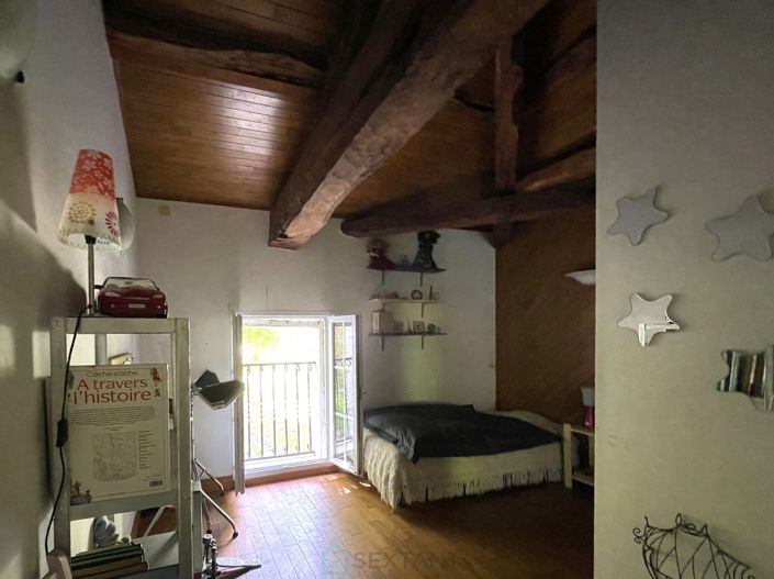 Image No.22-5 Bed Property for sale