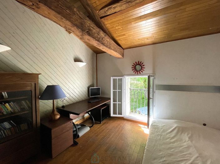 Image No.24-5 Bed Property for sale