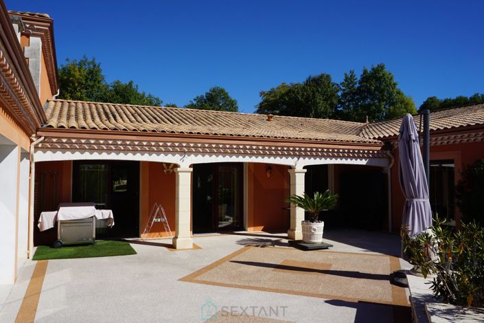 Image No.5-6 Bed Property for sale