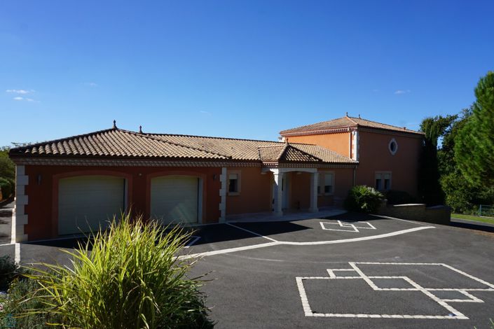 Image No.9-6 Bed Property for sale