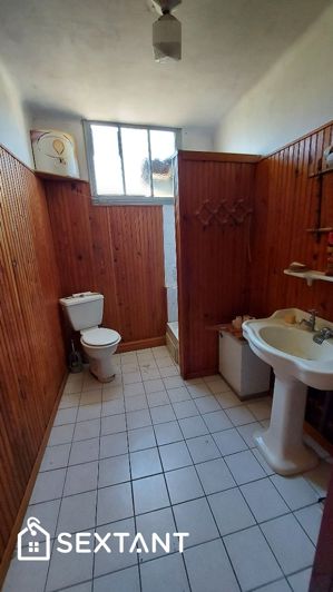 Image No.10-5 Bed Property for sale