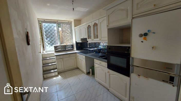 Image No.11-5 Bed Property for sale