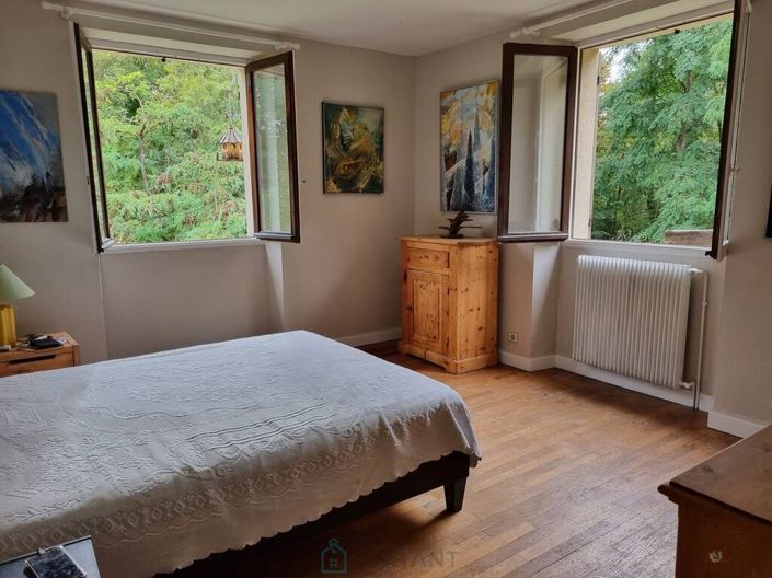 Image No.9-6 Bed Property for sale