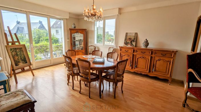 Image No.10-5 Bed Property for sale