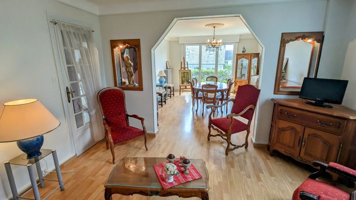 Image No.11-5 Bed Property for sale