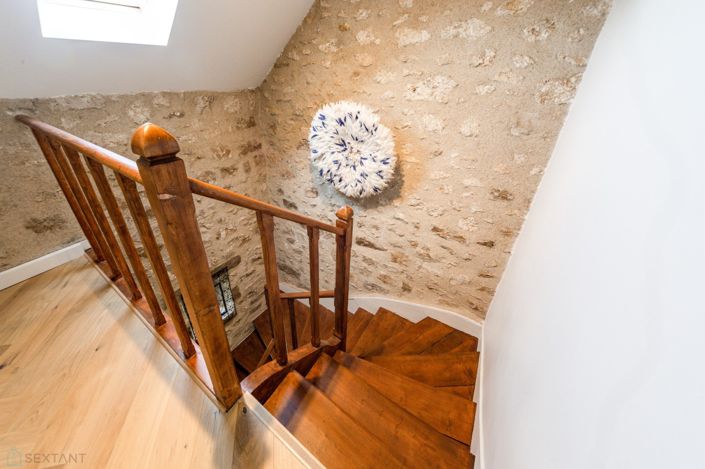 Image No.10-6 Bed Property for sale