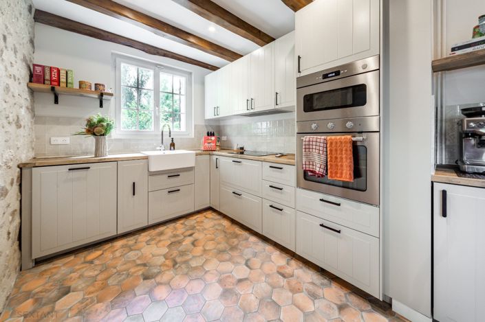 Image No.7-6 Bed Property for sale