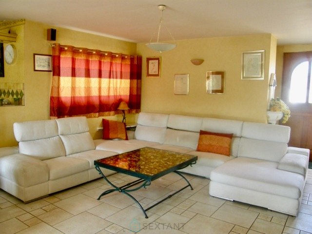 Image No.7-4 Bed Property for sale